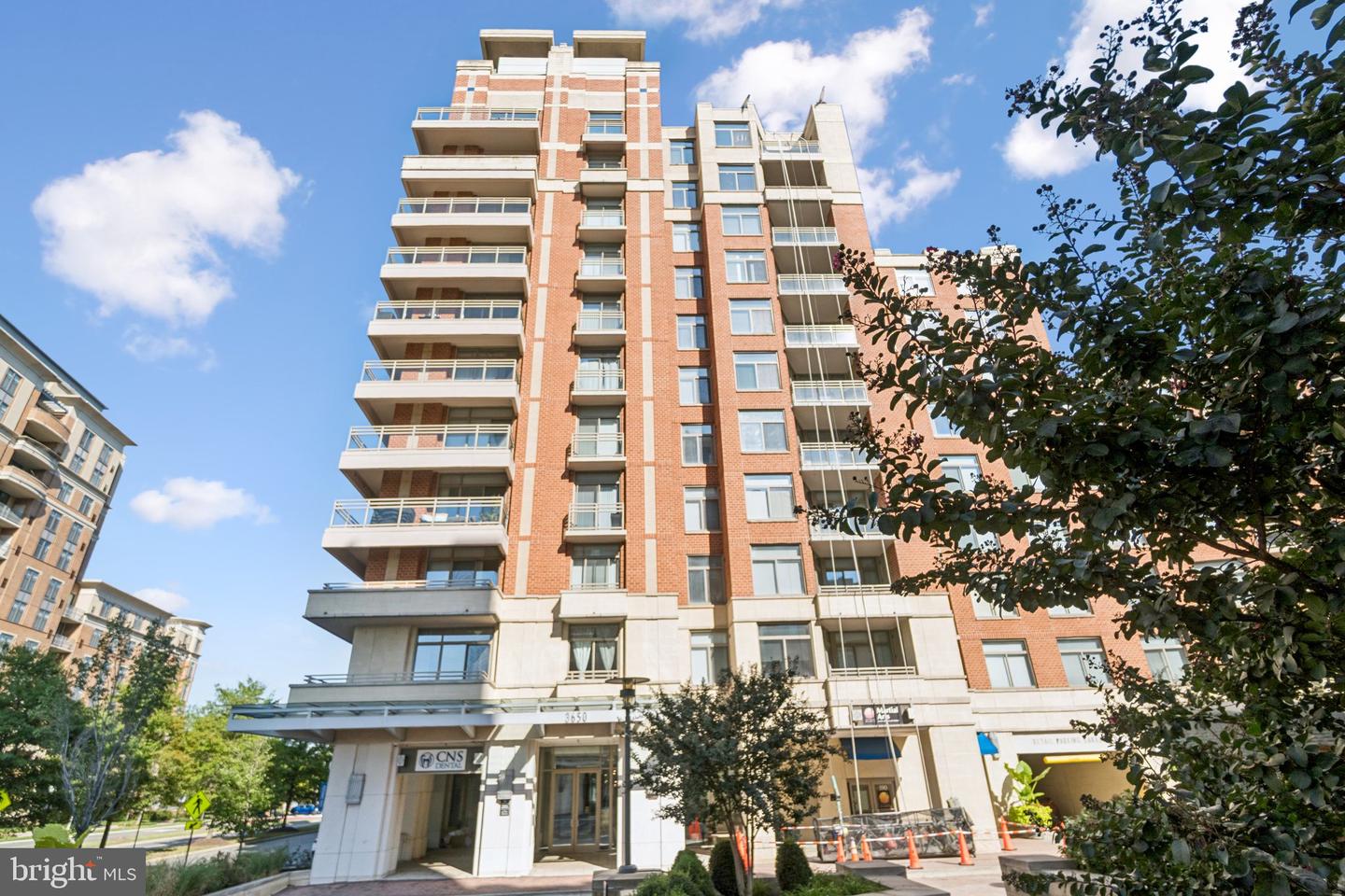 3650 S Glebe Rd #846 Property Photo 41
