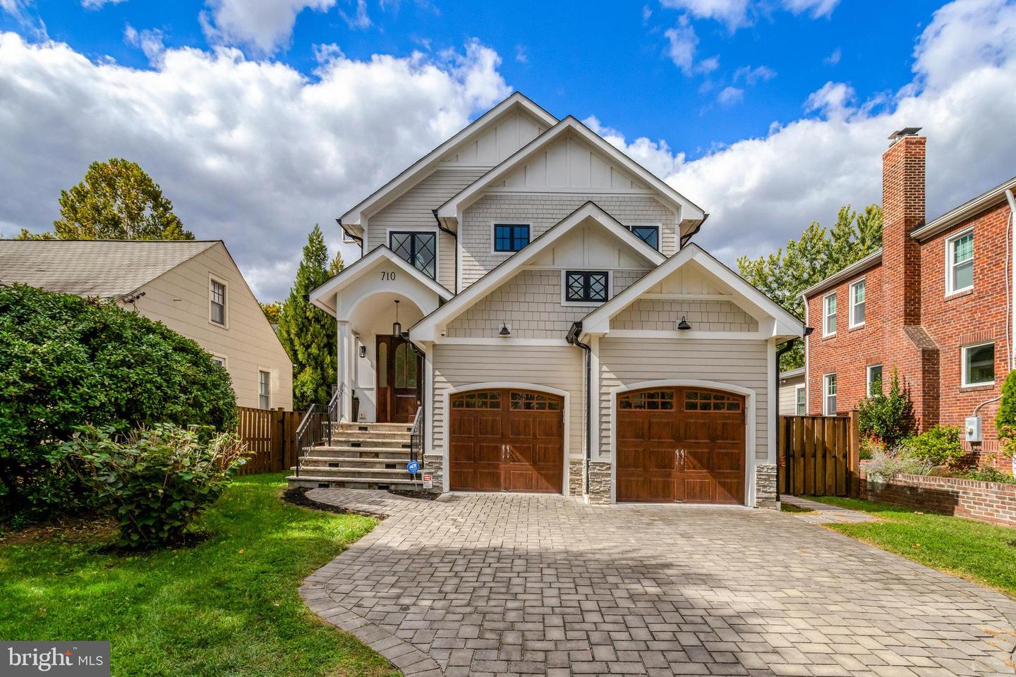 710 N Highland St Property Photo 1