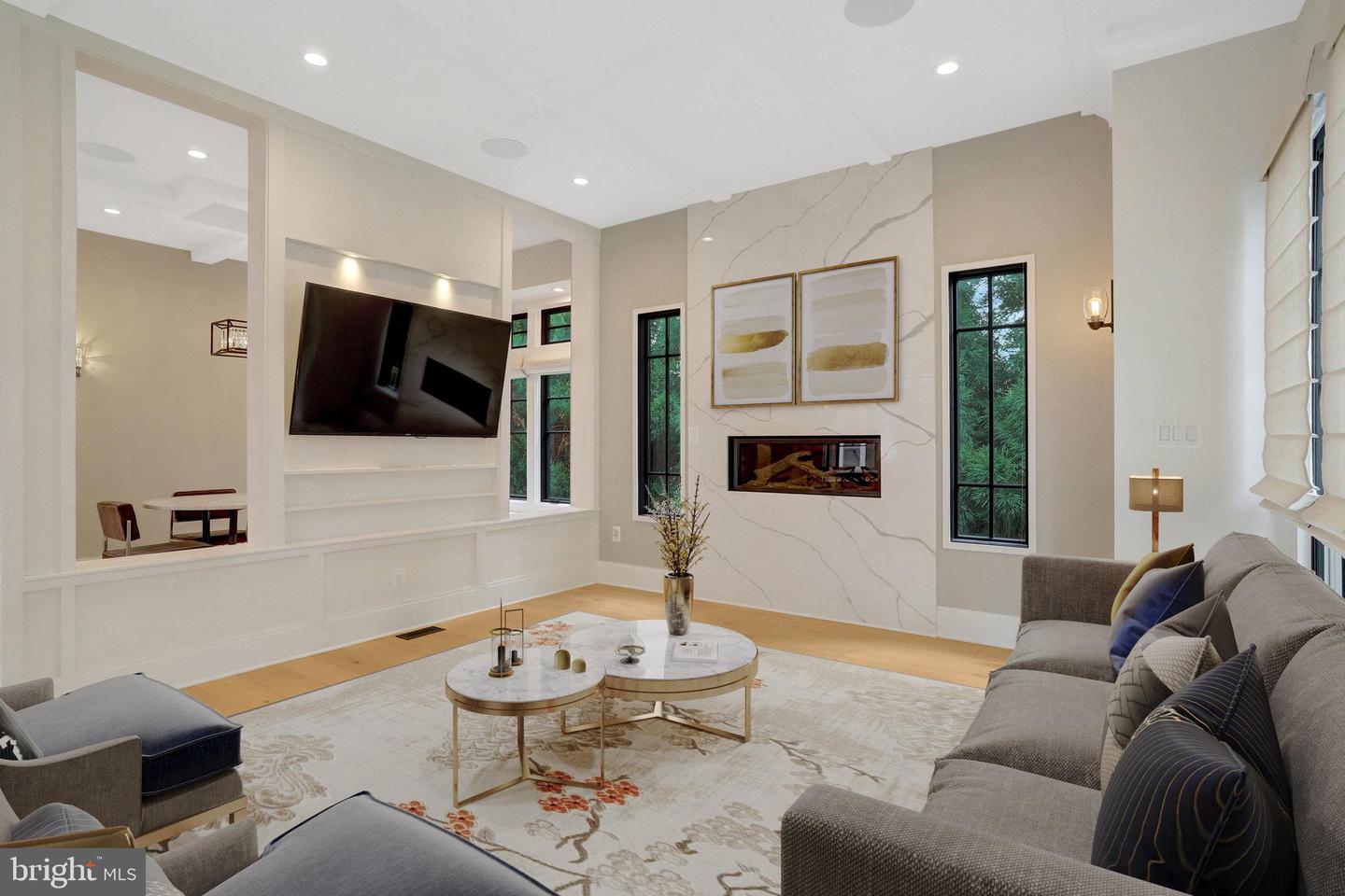 710 N Highland St Property Photo 14