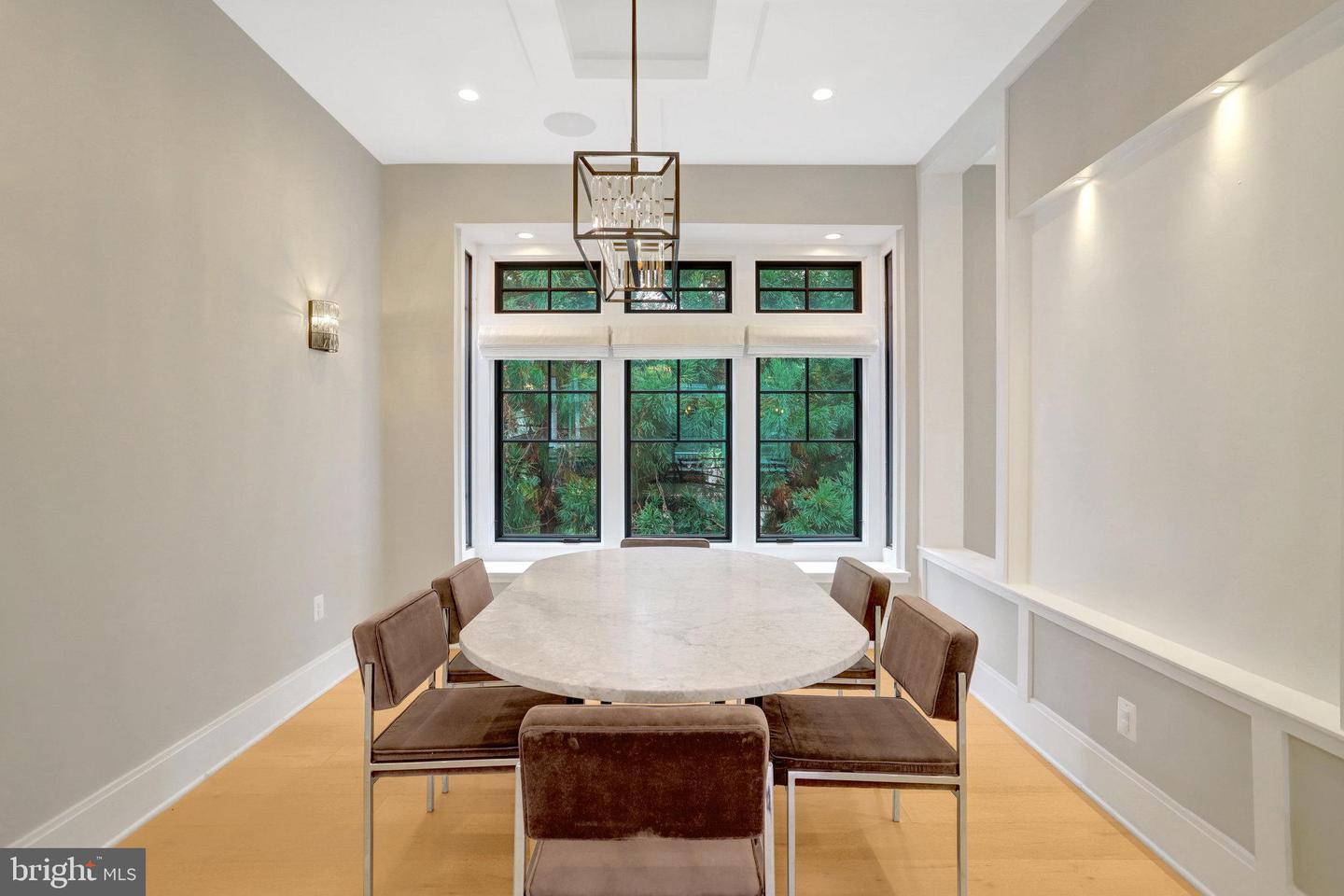 710 N Highland St Property Photo 17