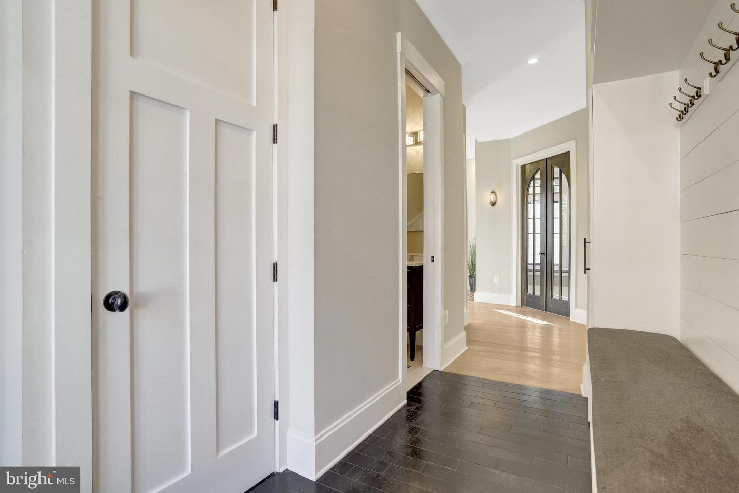 710 N Highland St Property Photo 19