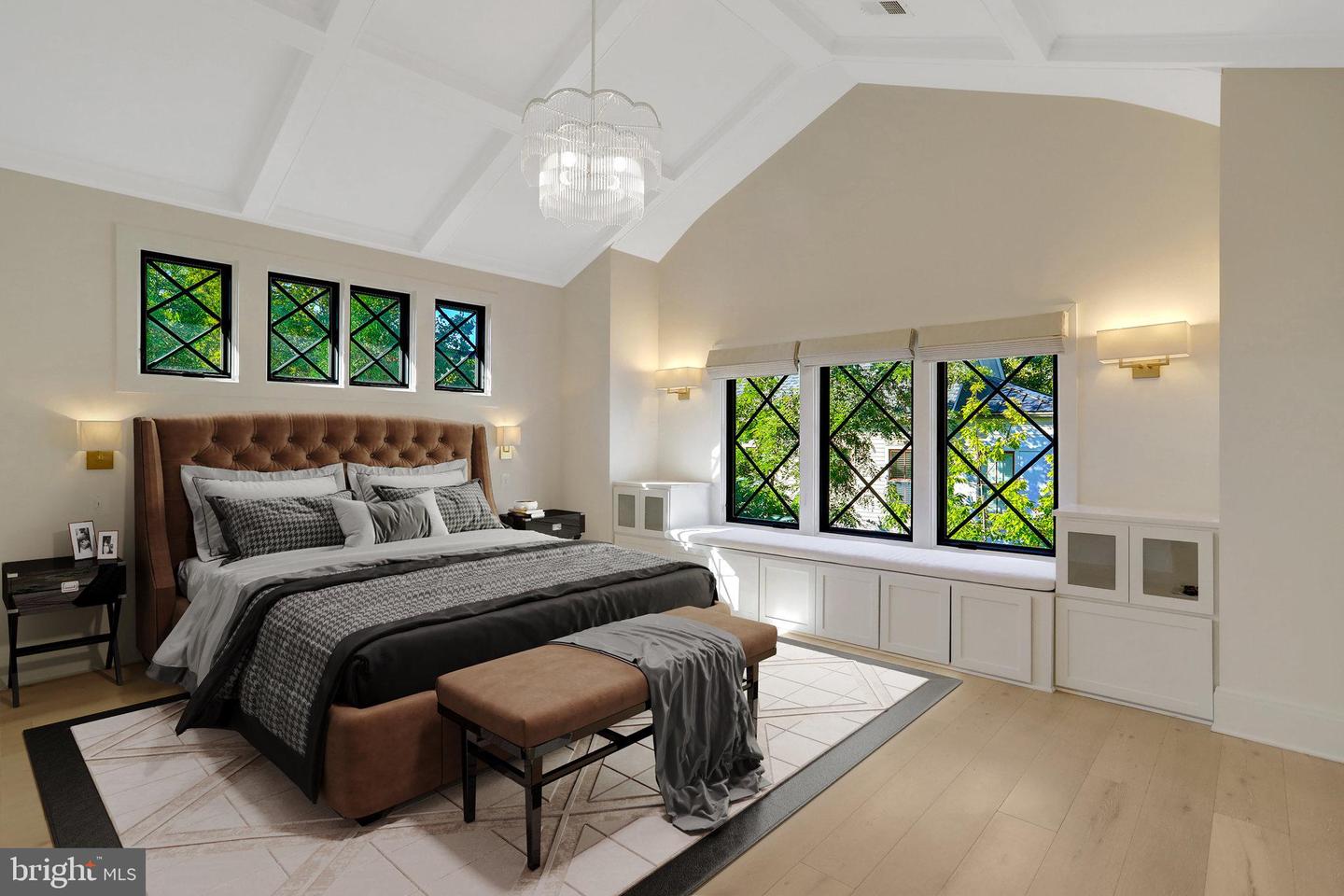 710 N Highland St Property Photo 23