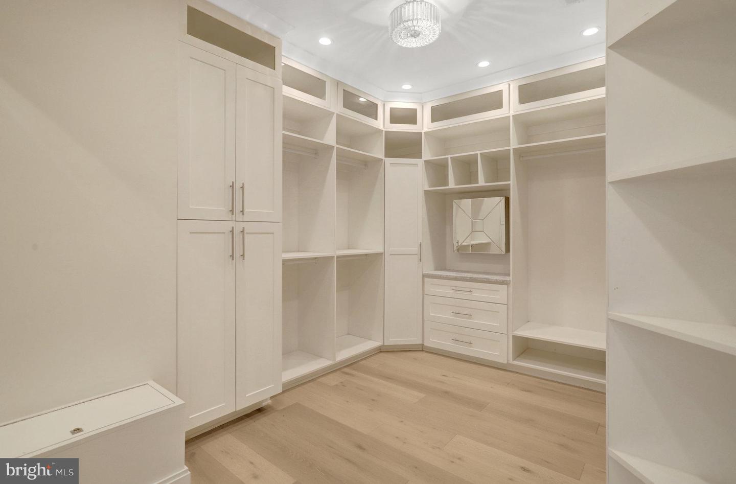 710 N Highland St Property Photo 25