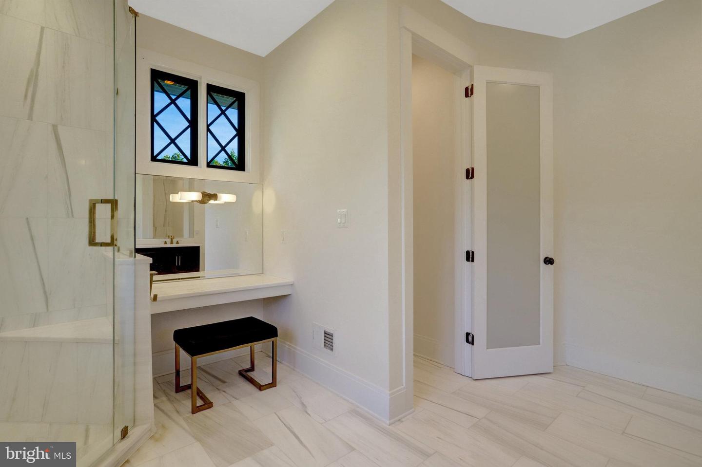 710 N Highland St Property Photo 29