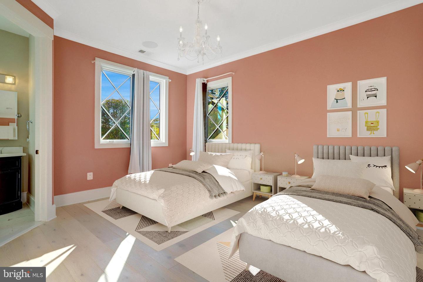 710 N Highland St Property Photo 31