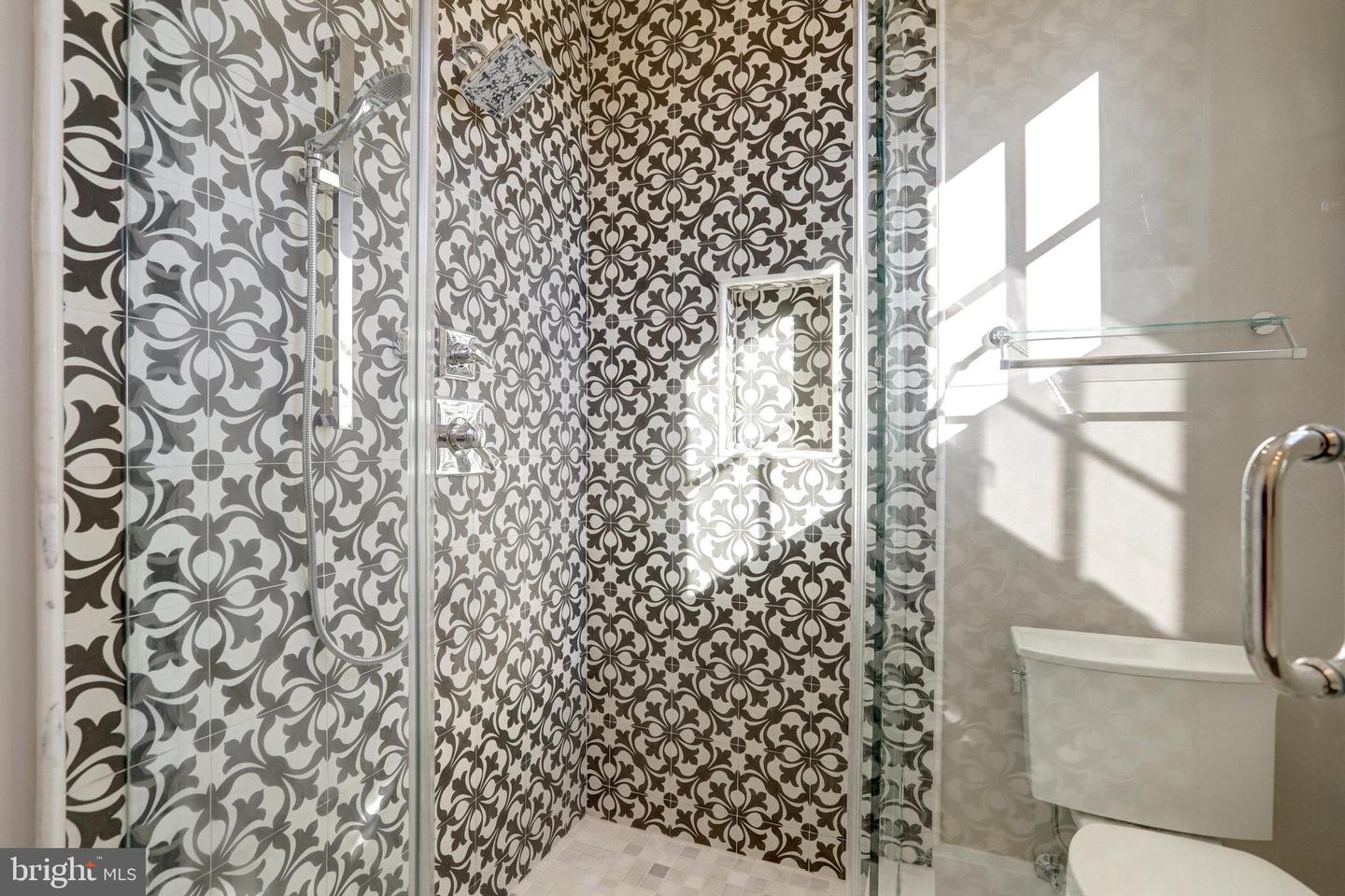 710 N Highland St Property Photo 35