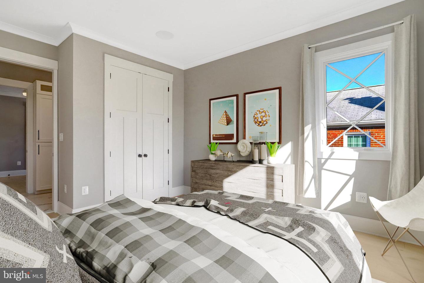 710 N Highland St Property Photo 37