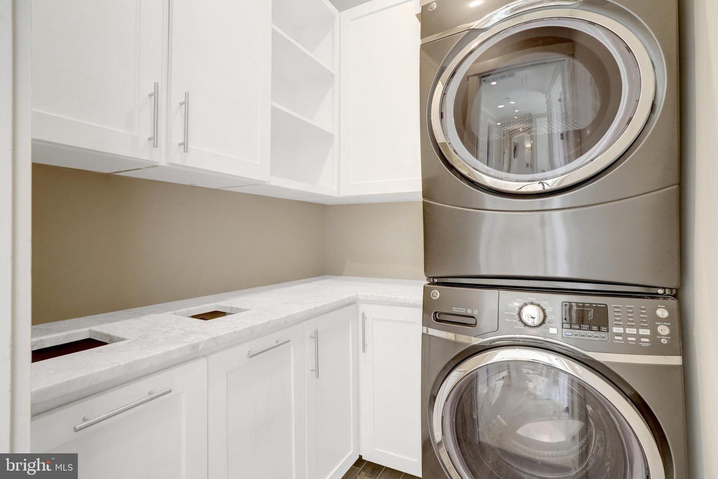 710 N Highland St Property Photo 43