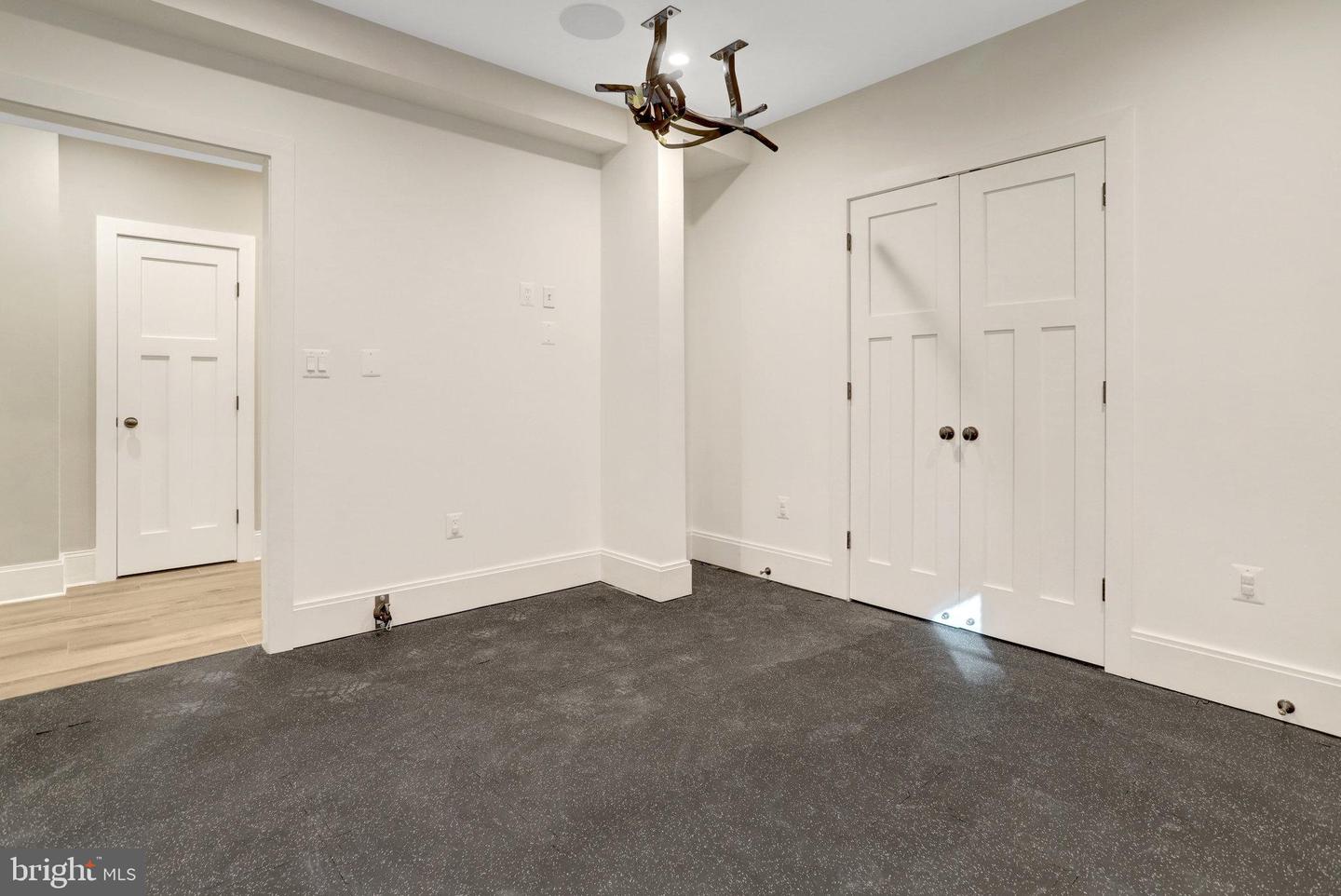 710 N Highland St Property Photo 52