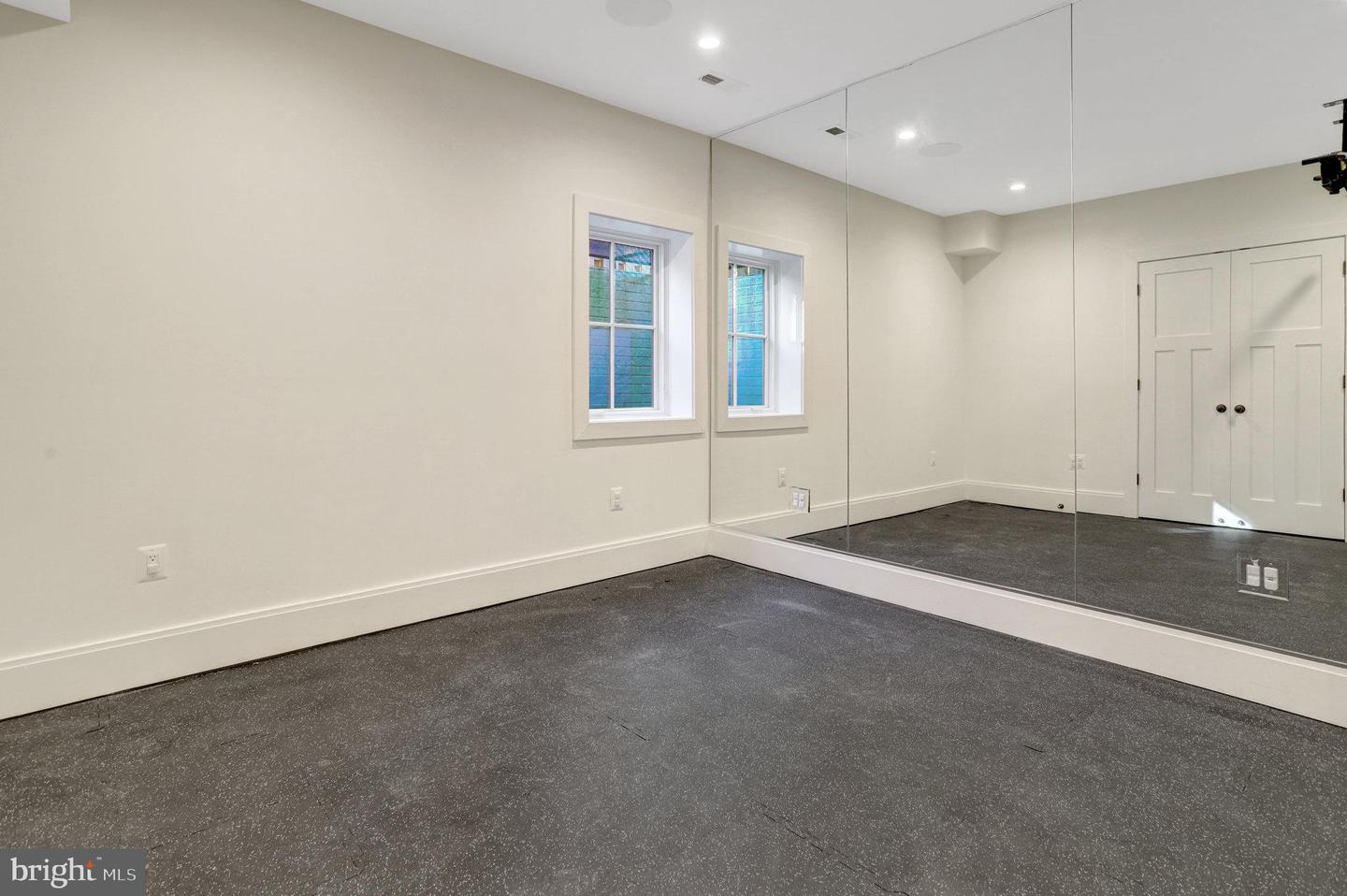 710 N Highland St Property Photo 53