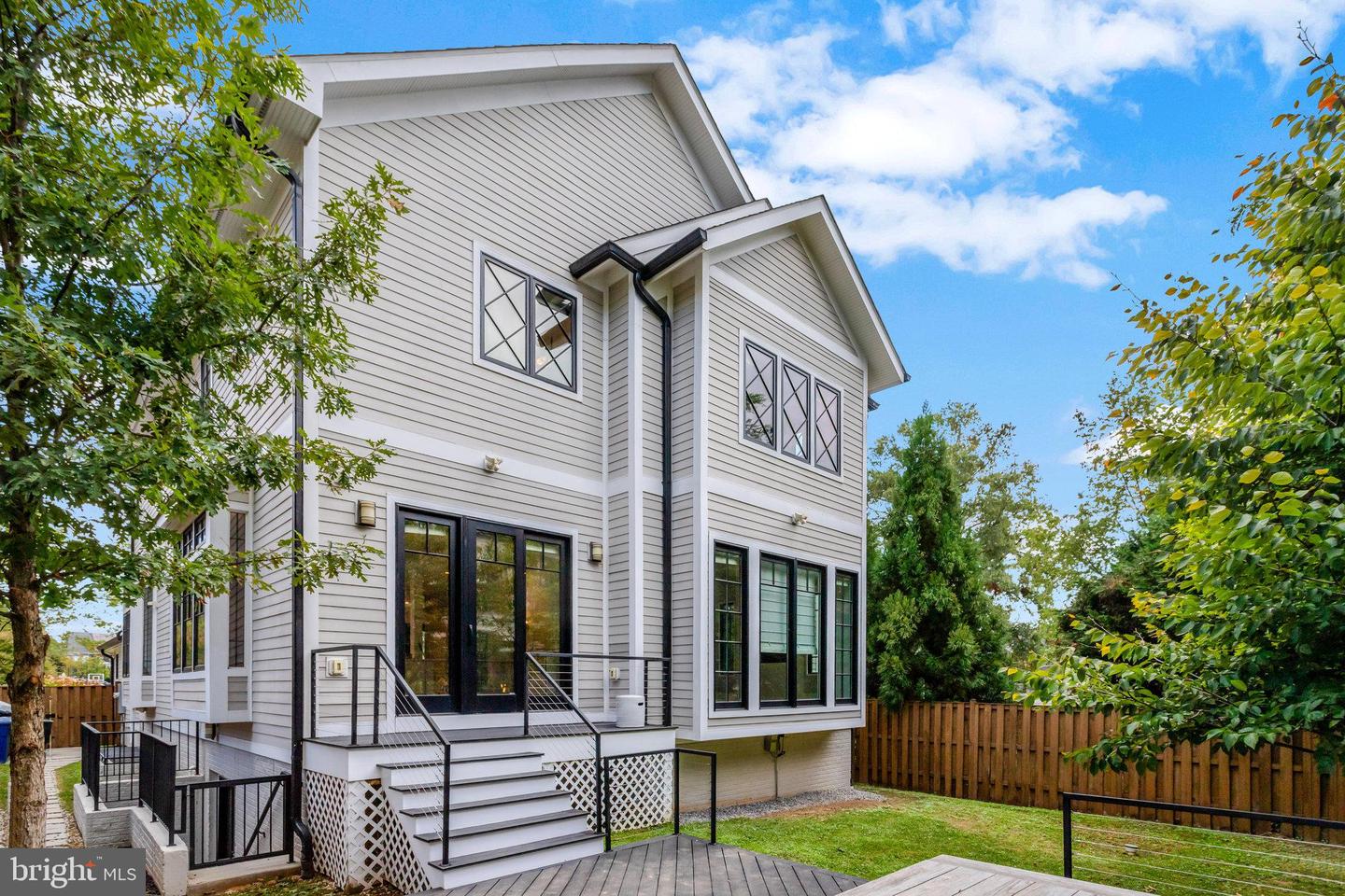 710 N Highland St Property Photo 54