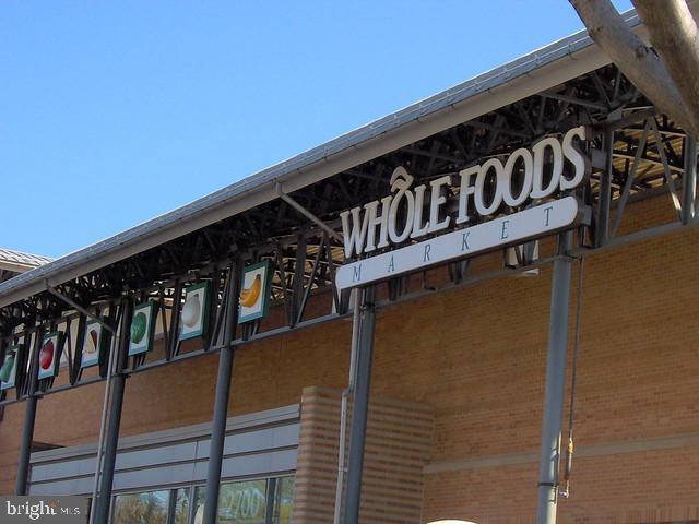 710 N Highland St Property Photo 60