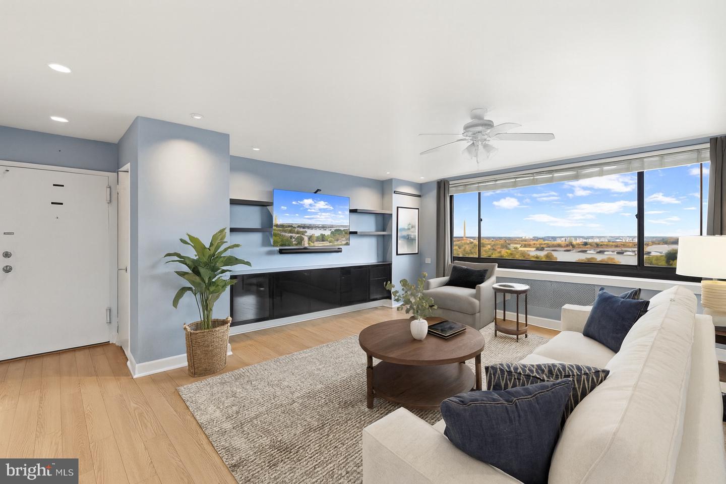 1021 Arlington Blvd N #1131 Property Photo 1