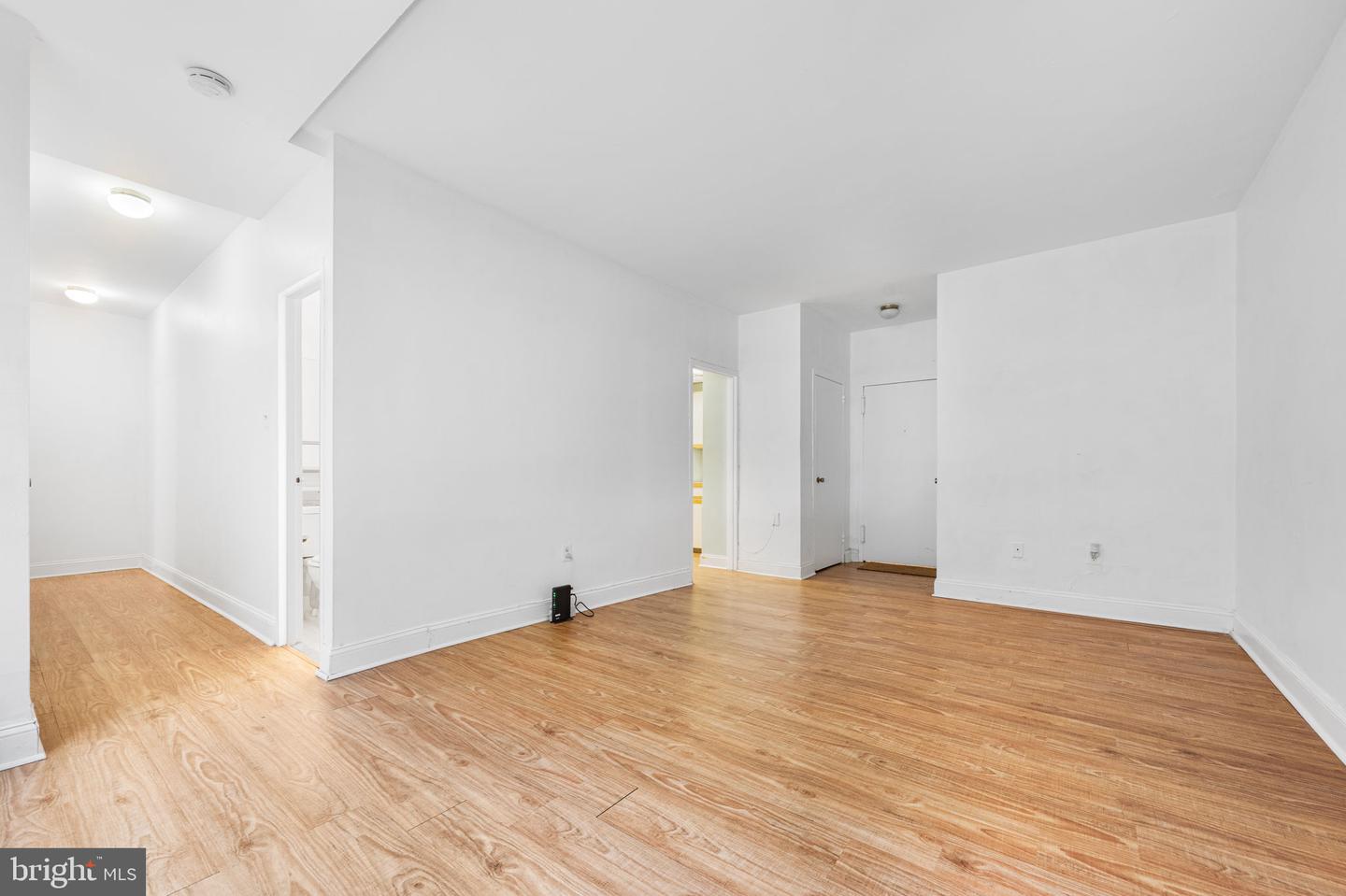 1021 Arlington Blvd #241 Property Photo 3