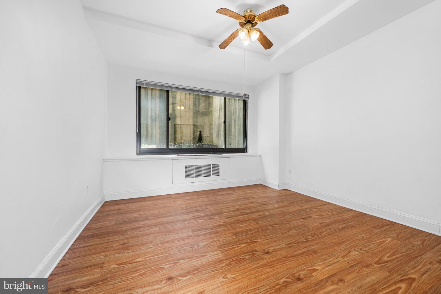 1021 Arlington Blvd #241 Property Photo 9