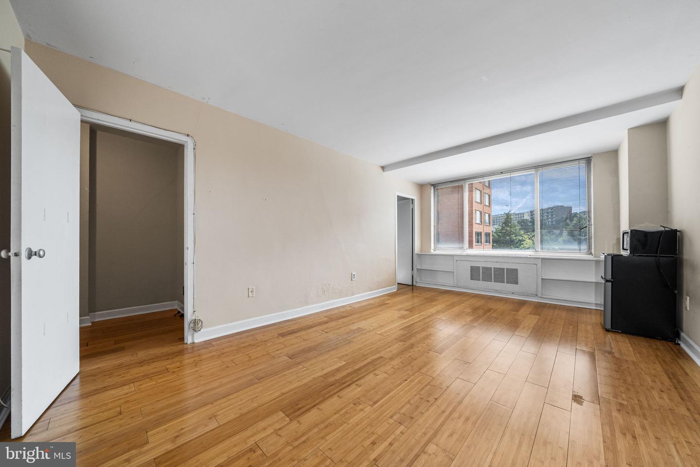 1121 Arlington Blvd #534 Property Photo 2