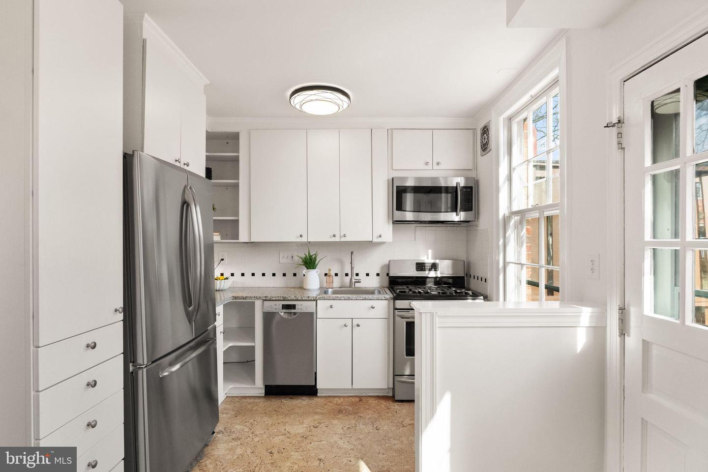 1510 S Edgewood St #541 Property Photo 8