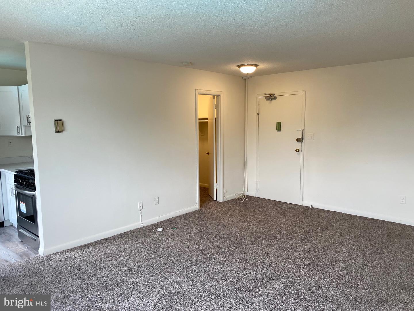 3515 Washington Blvd N #406 Property Photo 3