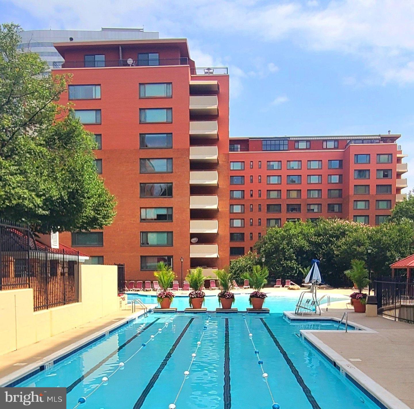 1021 ARLINGTON BLVD #330 Property Photo 1