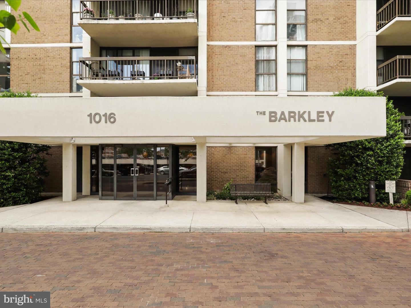 1016 S Wayne St #t-12 Property Photo 4
