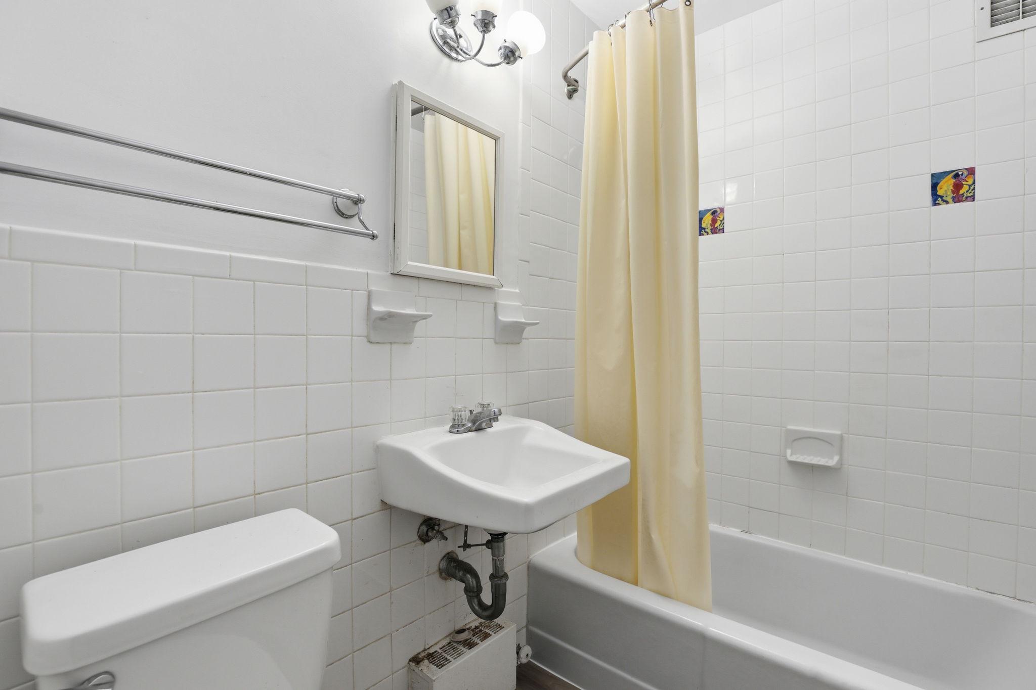 1111 N Arlington Blvd #623 Property Photo 10