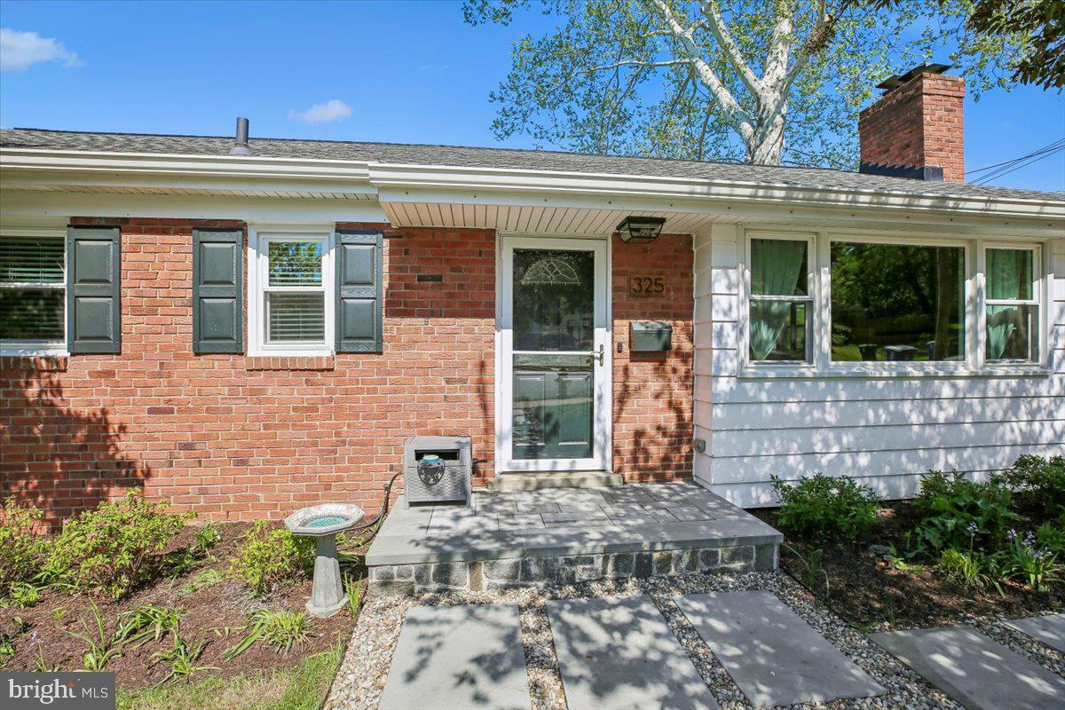 325 N Manchester St Property Photo 59