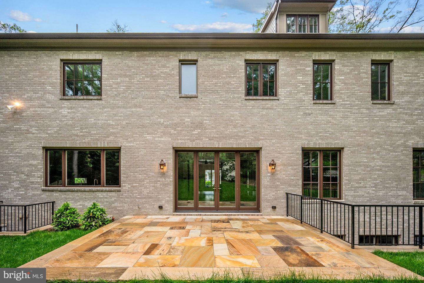 3031 N Stuart St Property Photo 136