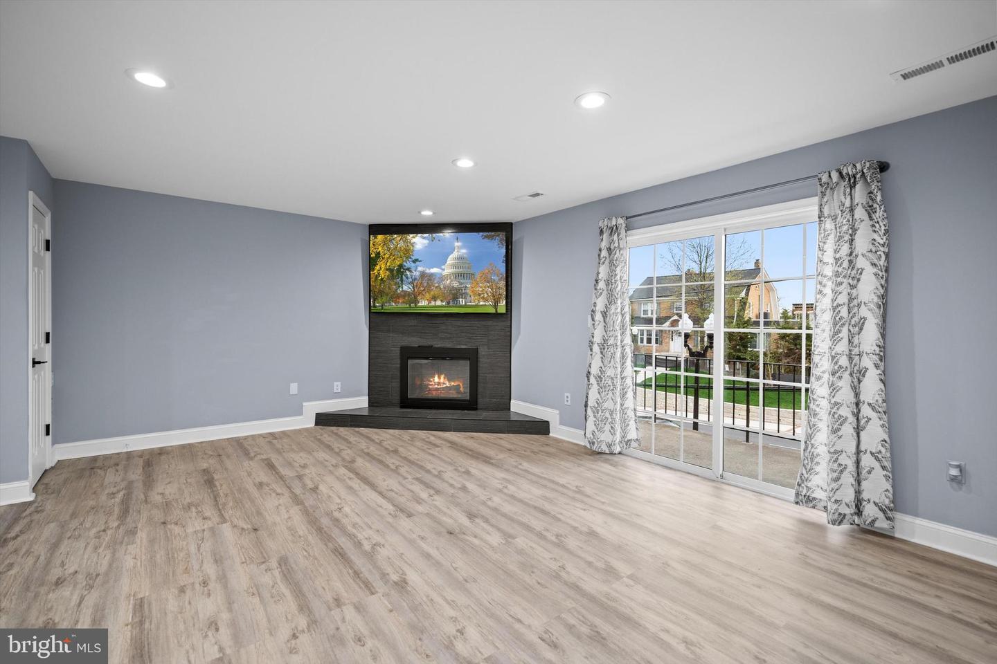 967 S Rolfe St S #2 Property Photo 5