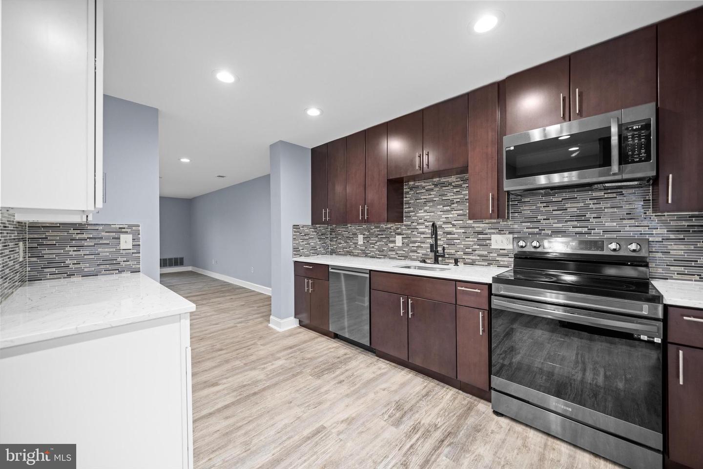 967 S Rolfe St S #2 Property Photo 9