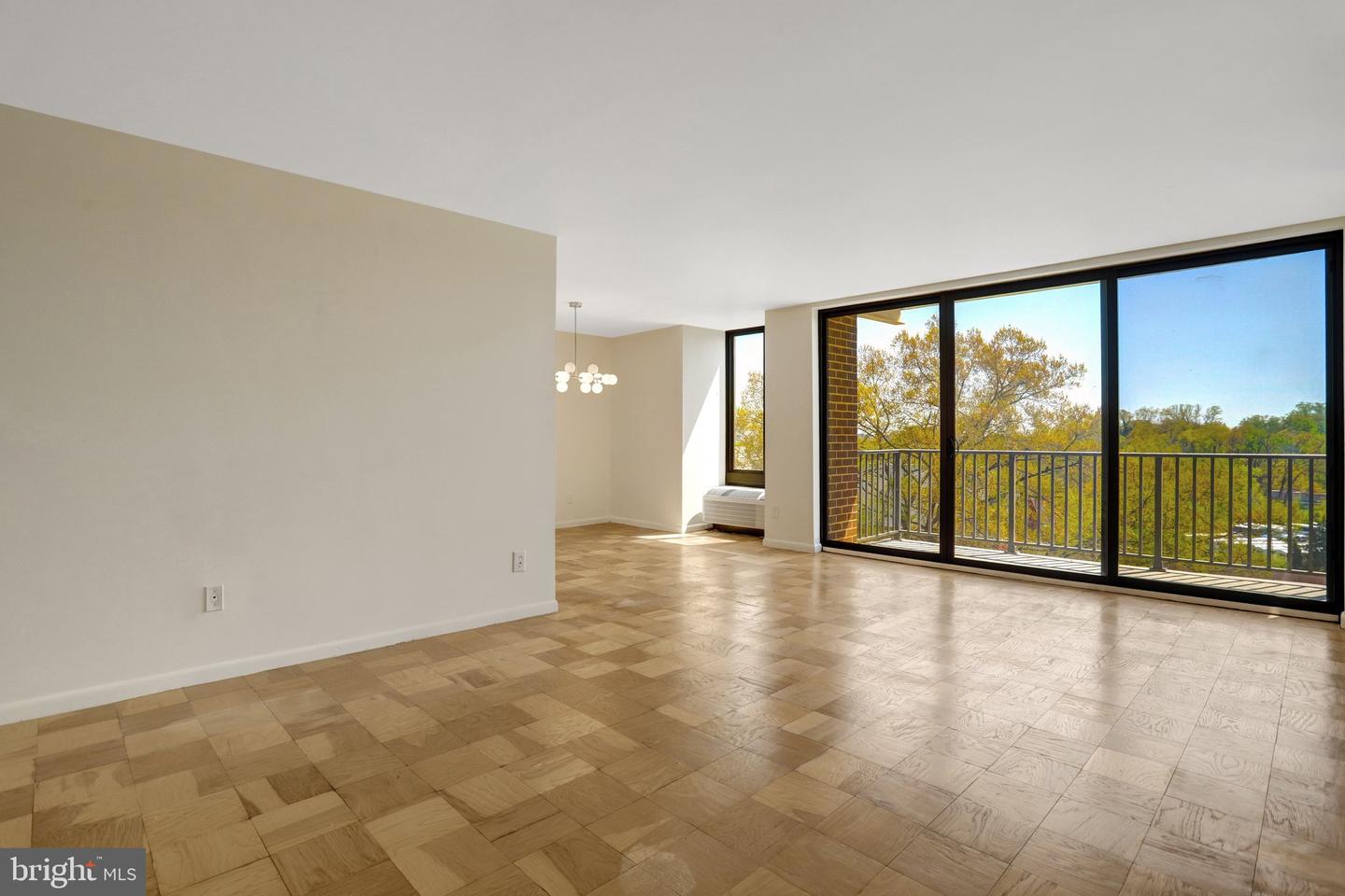 1510 12th St N #504 Property Photo 4