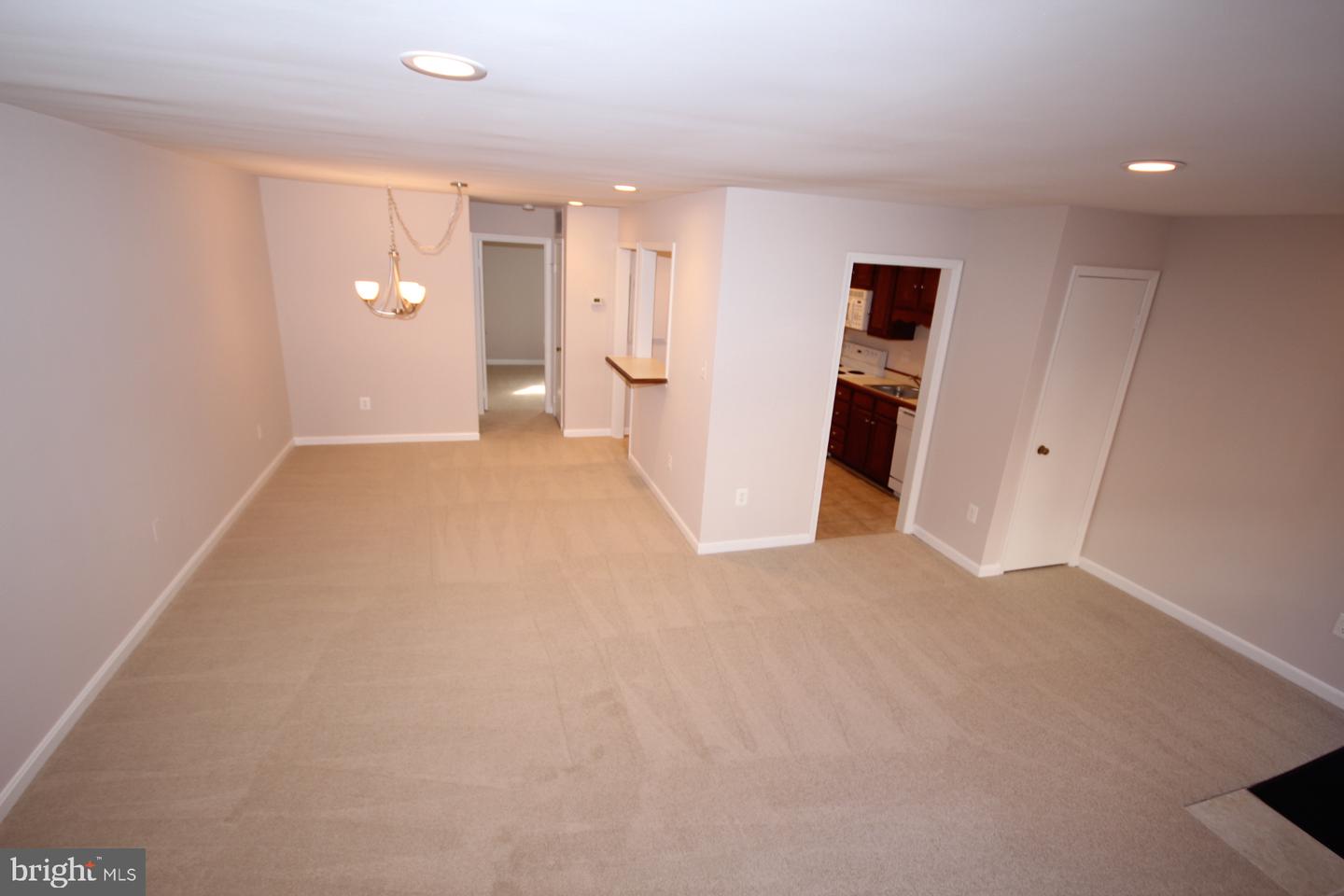 1105 N Stuart St #19 Property Photo 7
