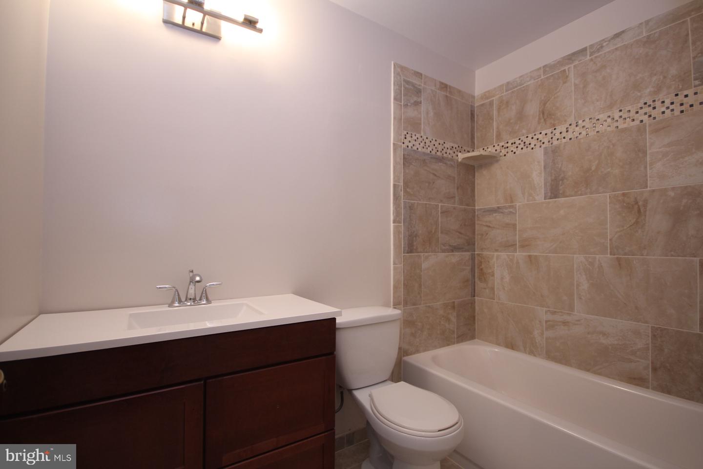 1105 N Stuart St #19 Property Photo 8