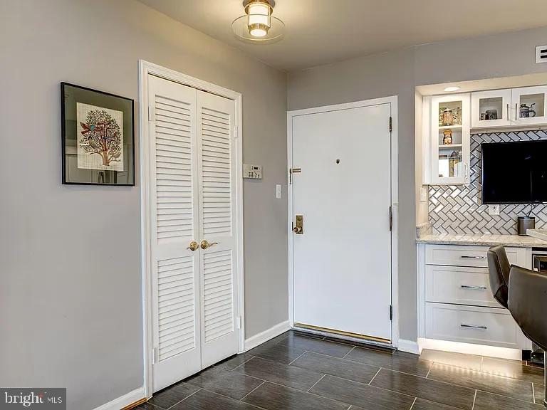 1101 S Arlington Ridge Rd #913 Property Photo 22