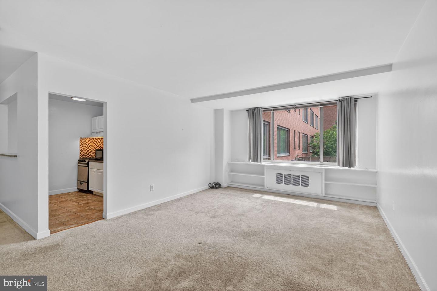 1121 Arlington Blvd #348 Property Photo 1