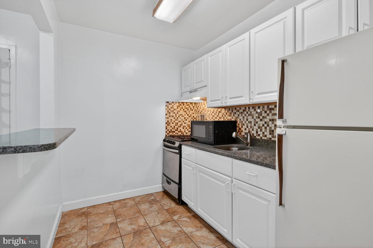 1121 Arlington Blvd #348 Property Photo 2
