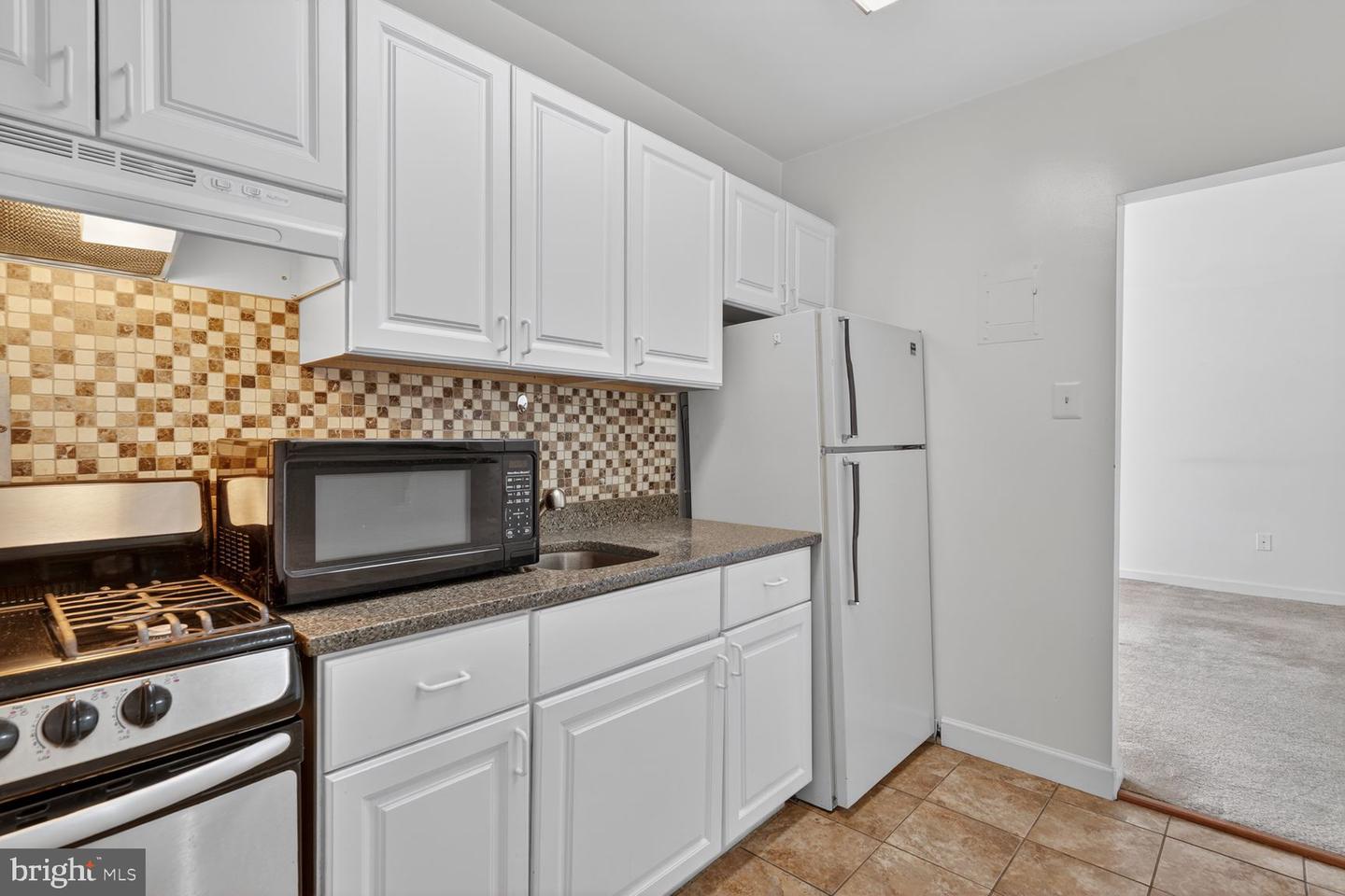 1121 Arlington Blvd #348 Property Photo 3