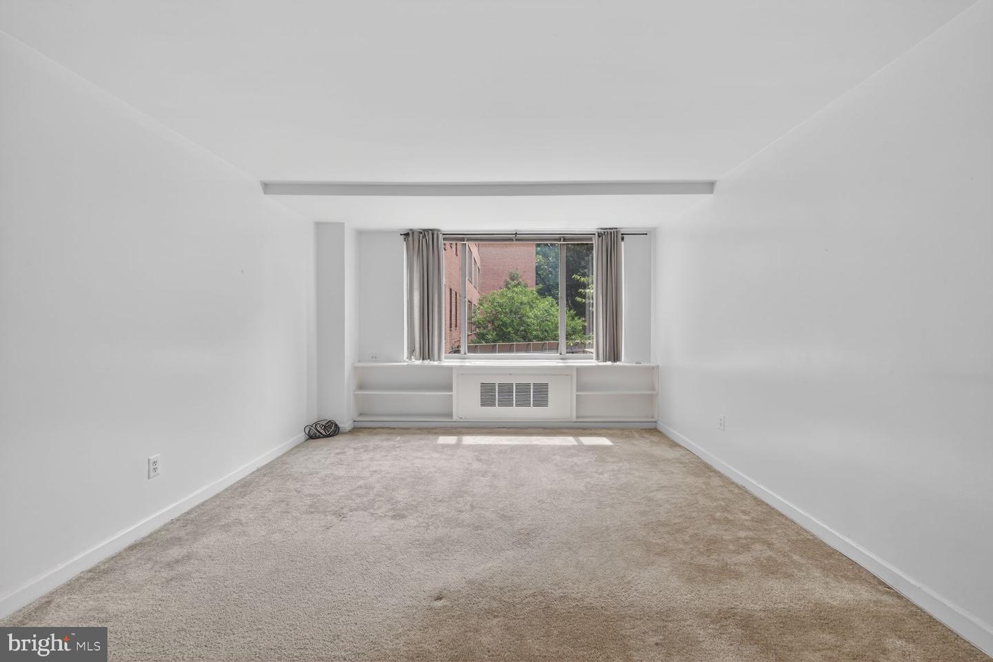 1121 Arlington Blvd #348 Property Photo 11