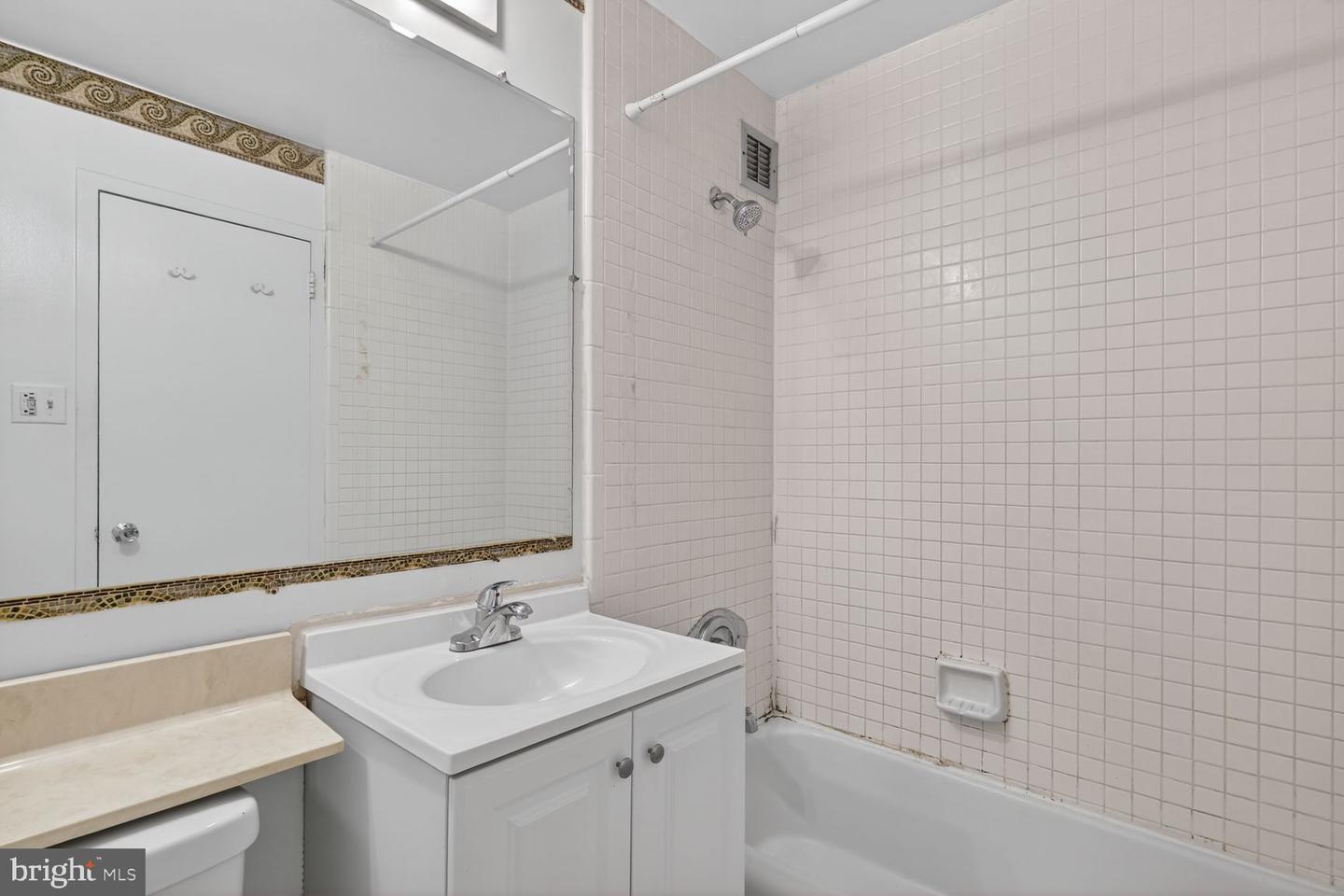 1121 Arlington Blvd #348 Property Photo 14