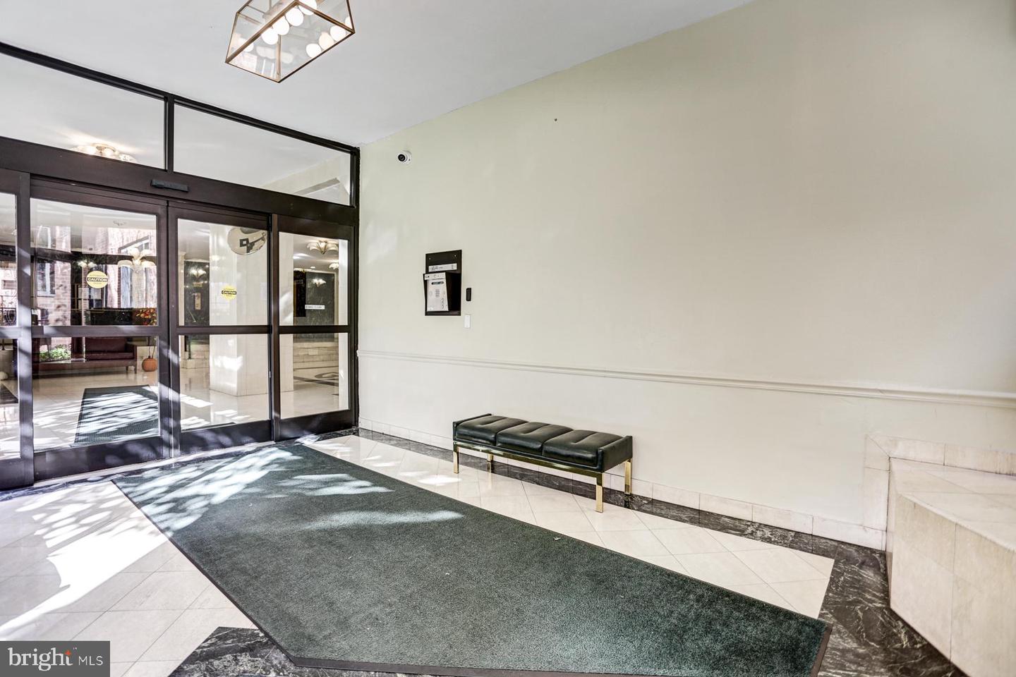 1121 Arlington Blvd #348 Property Photo 17