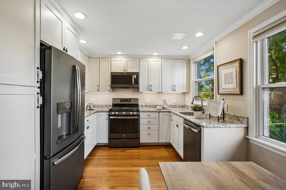 3804 Kemper Rd Property Photo 8