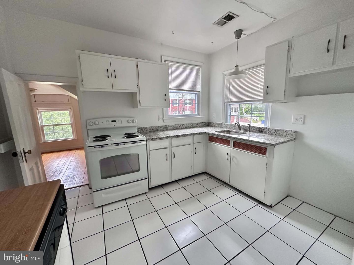 1208 S Cleveland St #top Floor Property Photo 15
