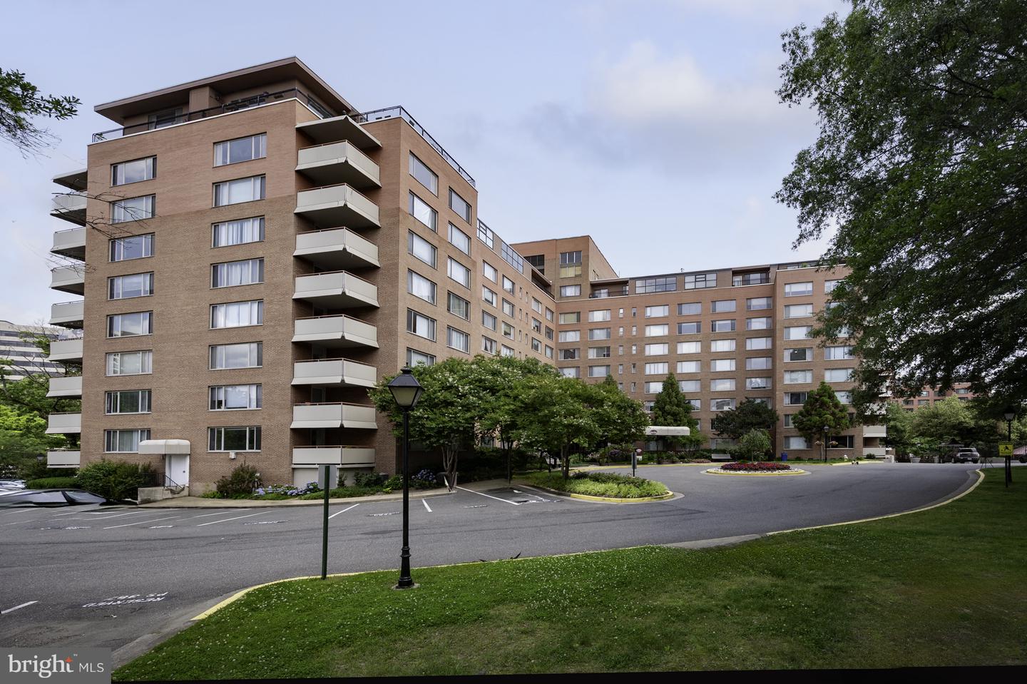 1111 Arlington Blvd #432 Property Photo 19