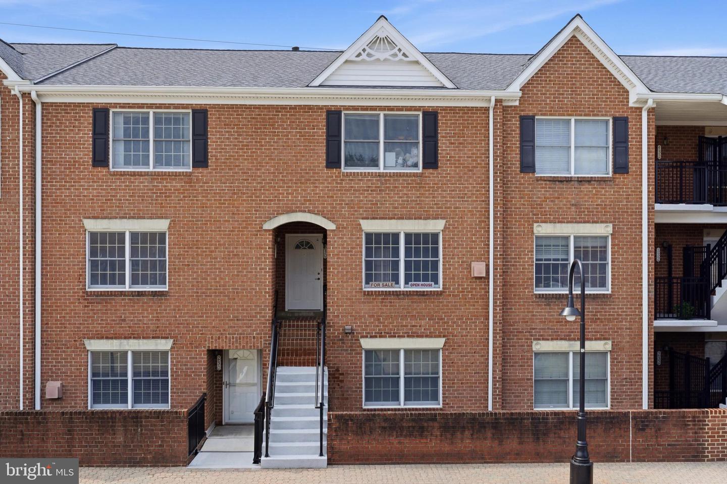 6924 FAIRFAX DR #330
