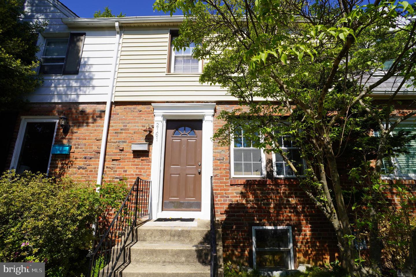 2161 N BRANDYWINE ST Property Photo 1