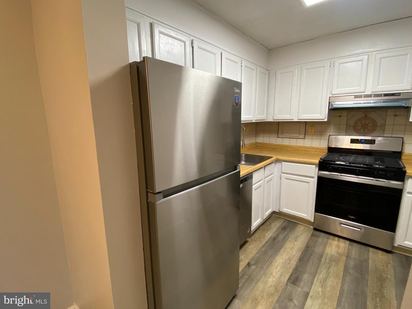 4600 S Four Mile Run Dr #827 Property Photo 8