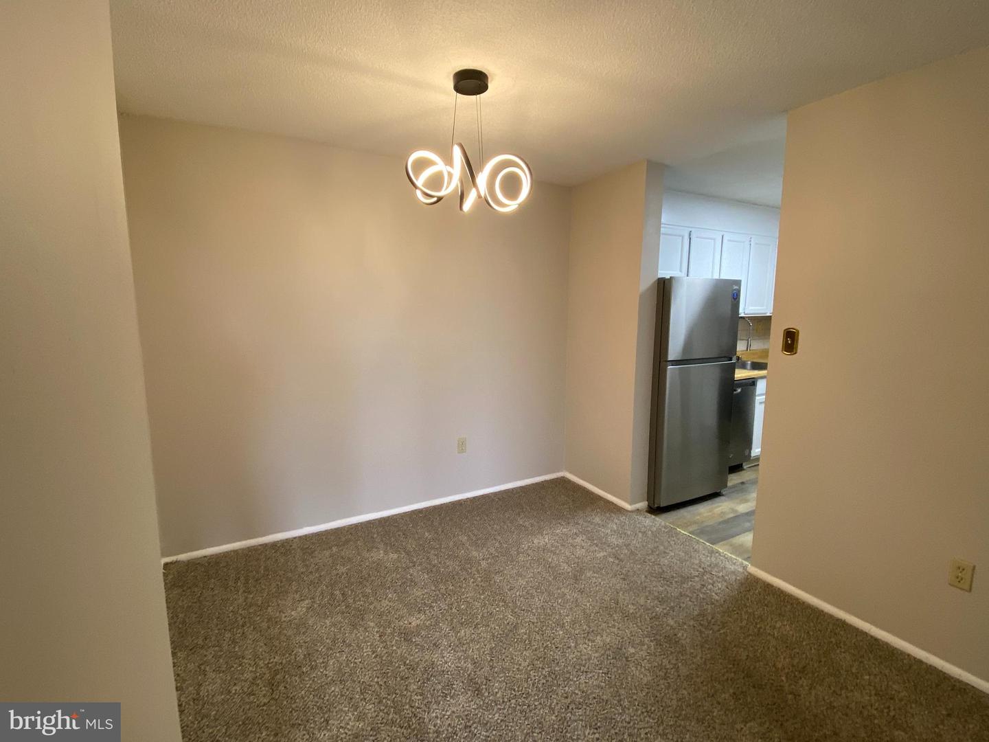 4600 S Four Mile Run Dr #827 Property Photo 10
