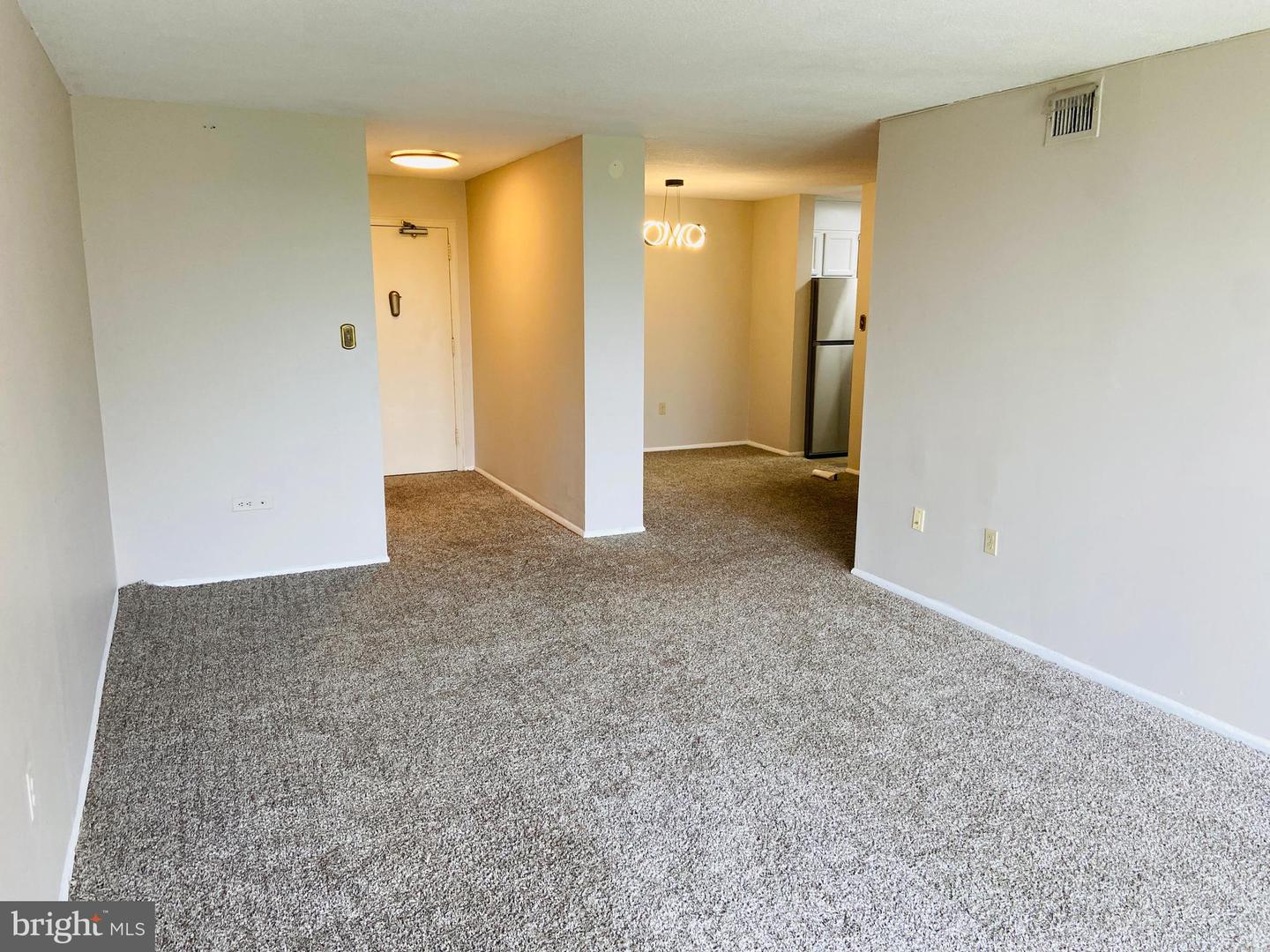 4600 S Four Mile Run Dr #827 Property Photo 14