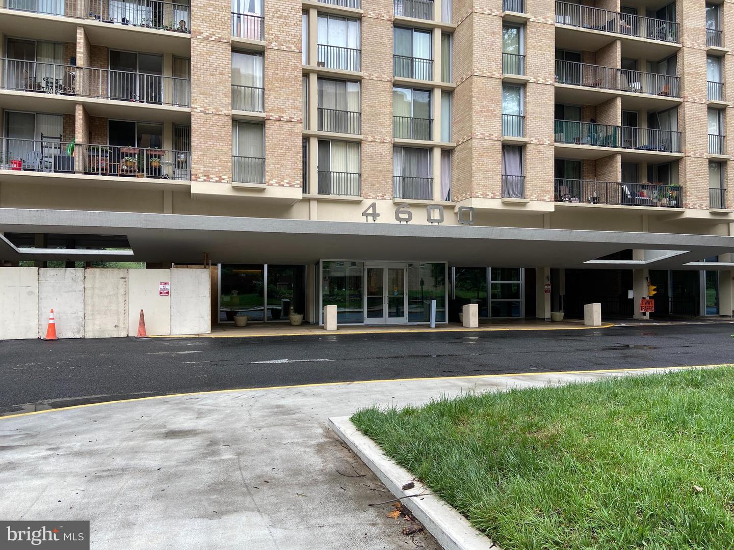 4600 S Four Mile Run Dr #827 Property Photo 43