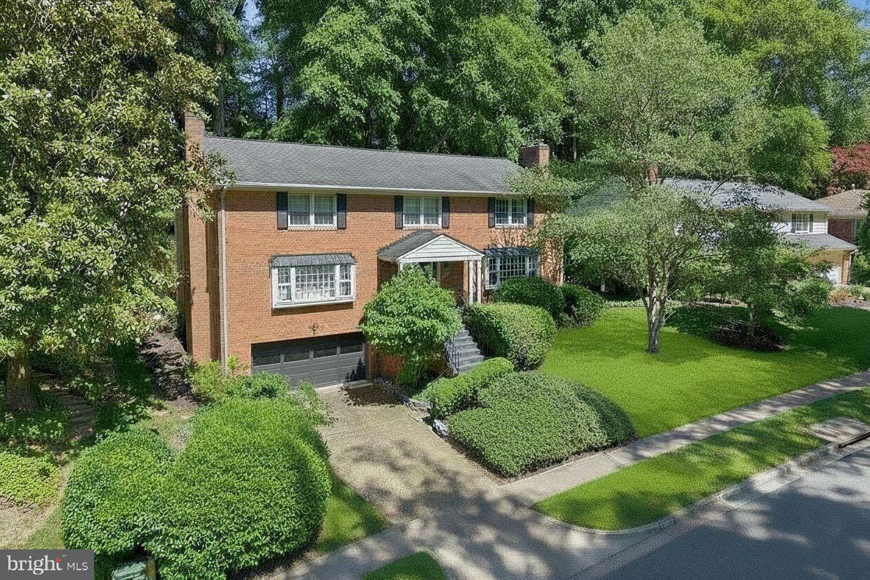 4025 N River St Property Photo 4