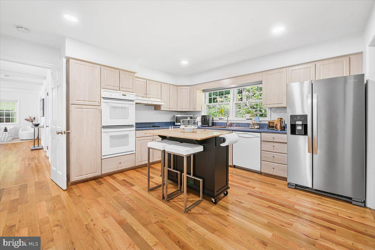 4025 N River St Property Photo 15